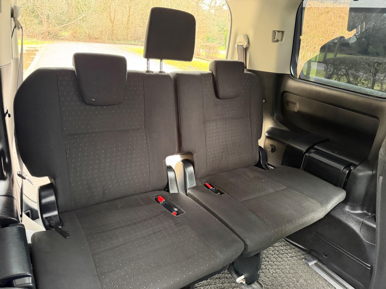 Used Toyota Voxy for sale - 77411979: Photo 32