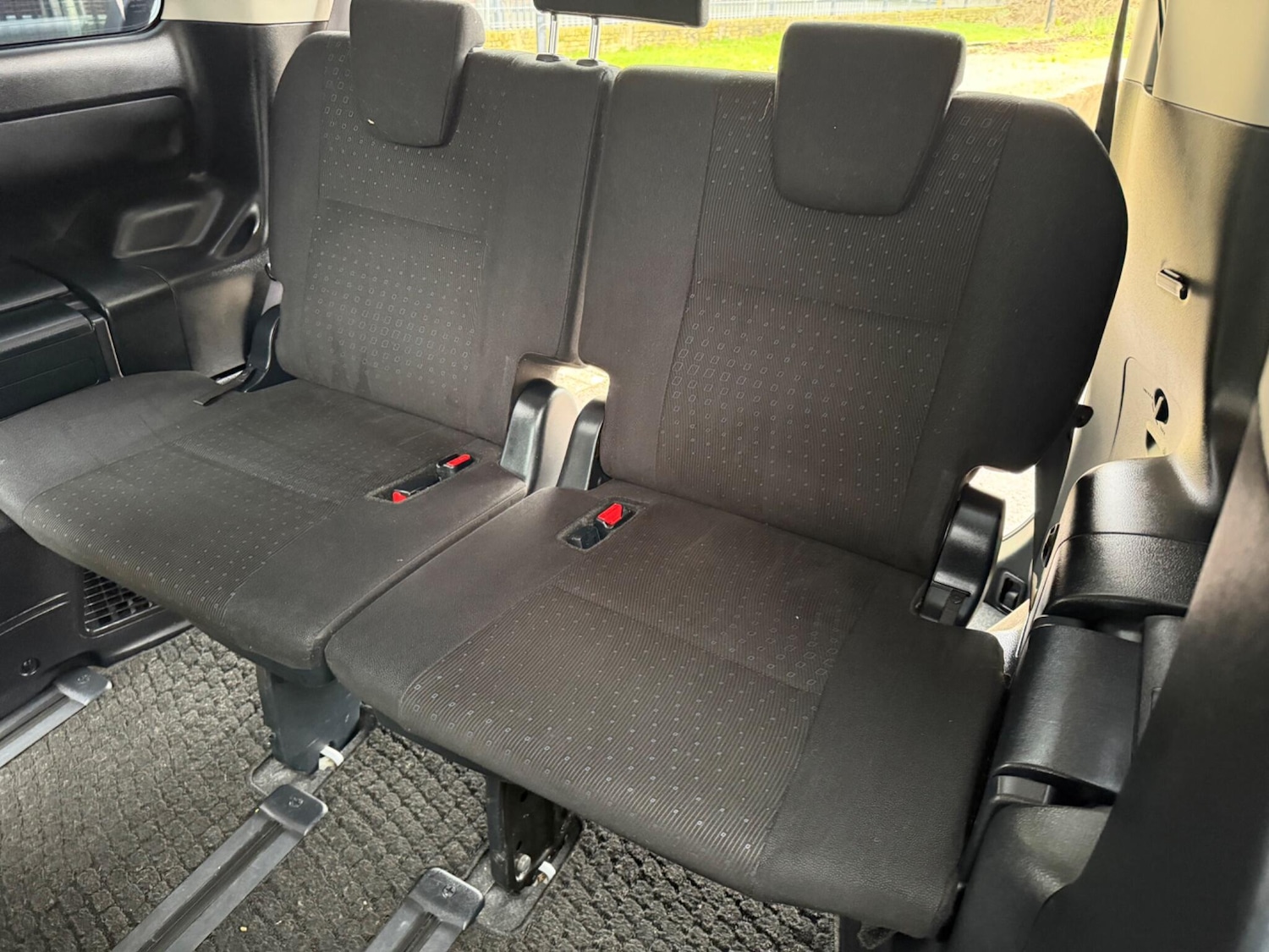 Used Toyota Voxy for sale - 77411979: Photo 38