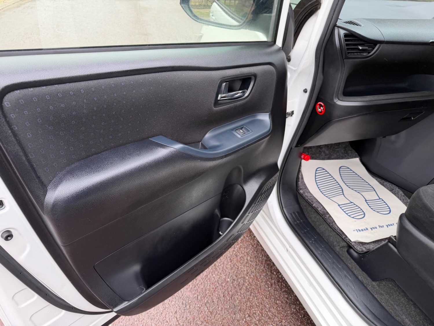 Used Toyota Voxy for sale - 77411979: Photo 44