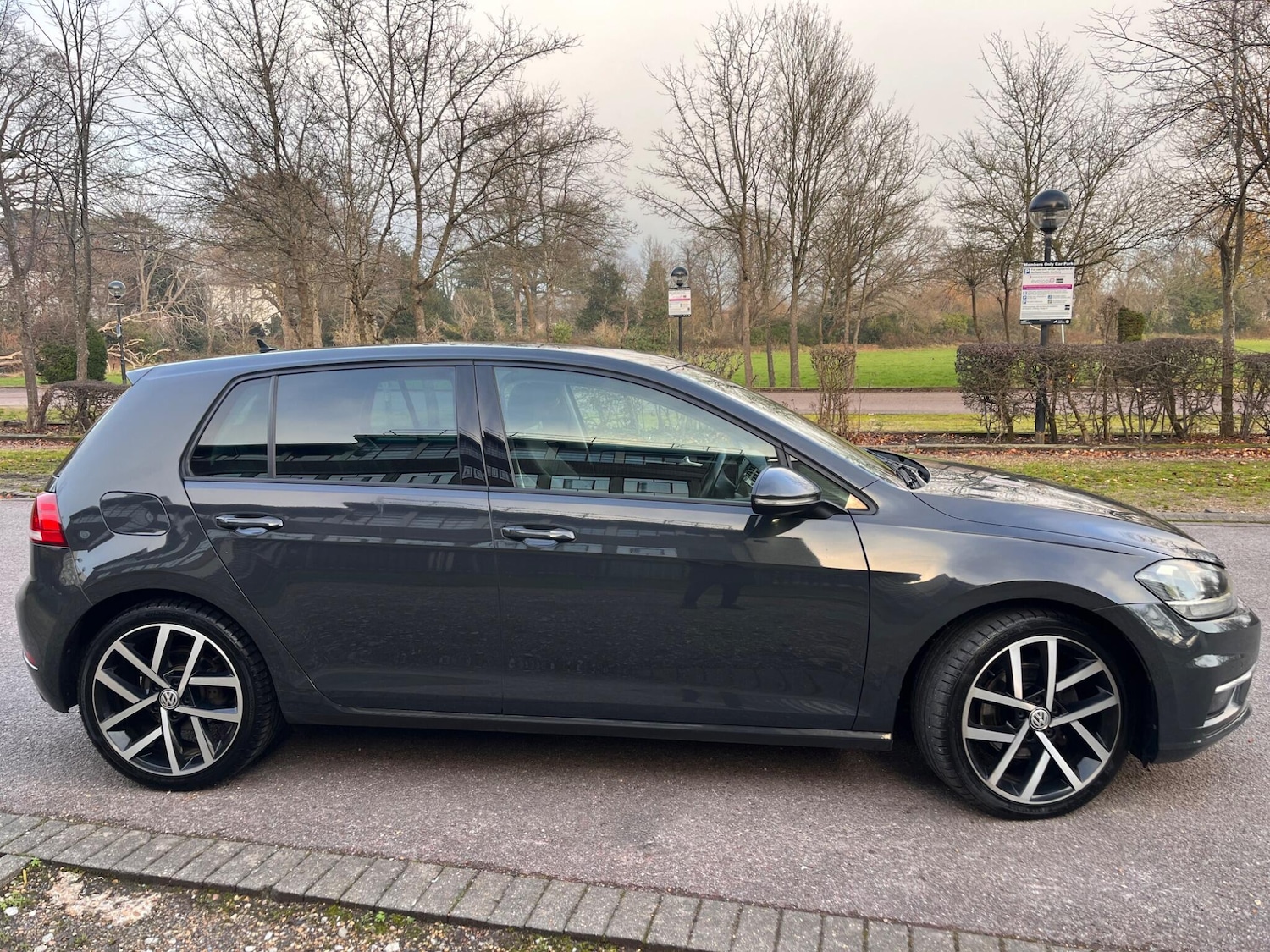 Used Volkswagen Golf 2019 for sale - 77084430: Photo 3