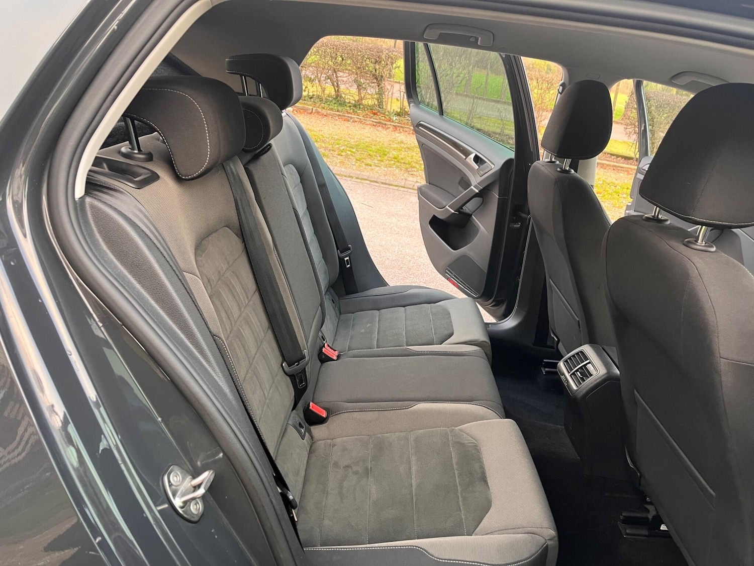 Used Volkswagen Golf 2019 for sale - 77084430: Photo 32