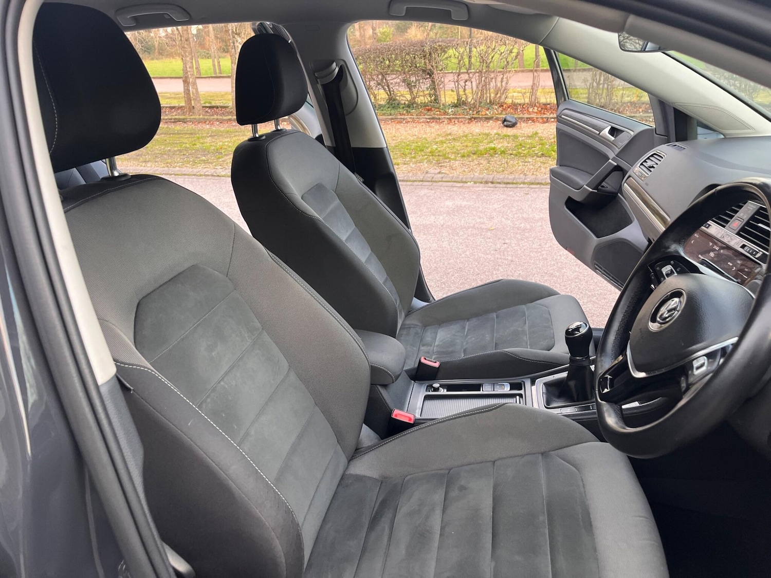 Used Volkswagen Golf 2019 for sale - 77084430: Photo 34