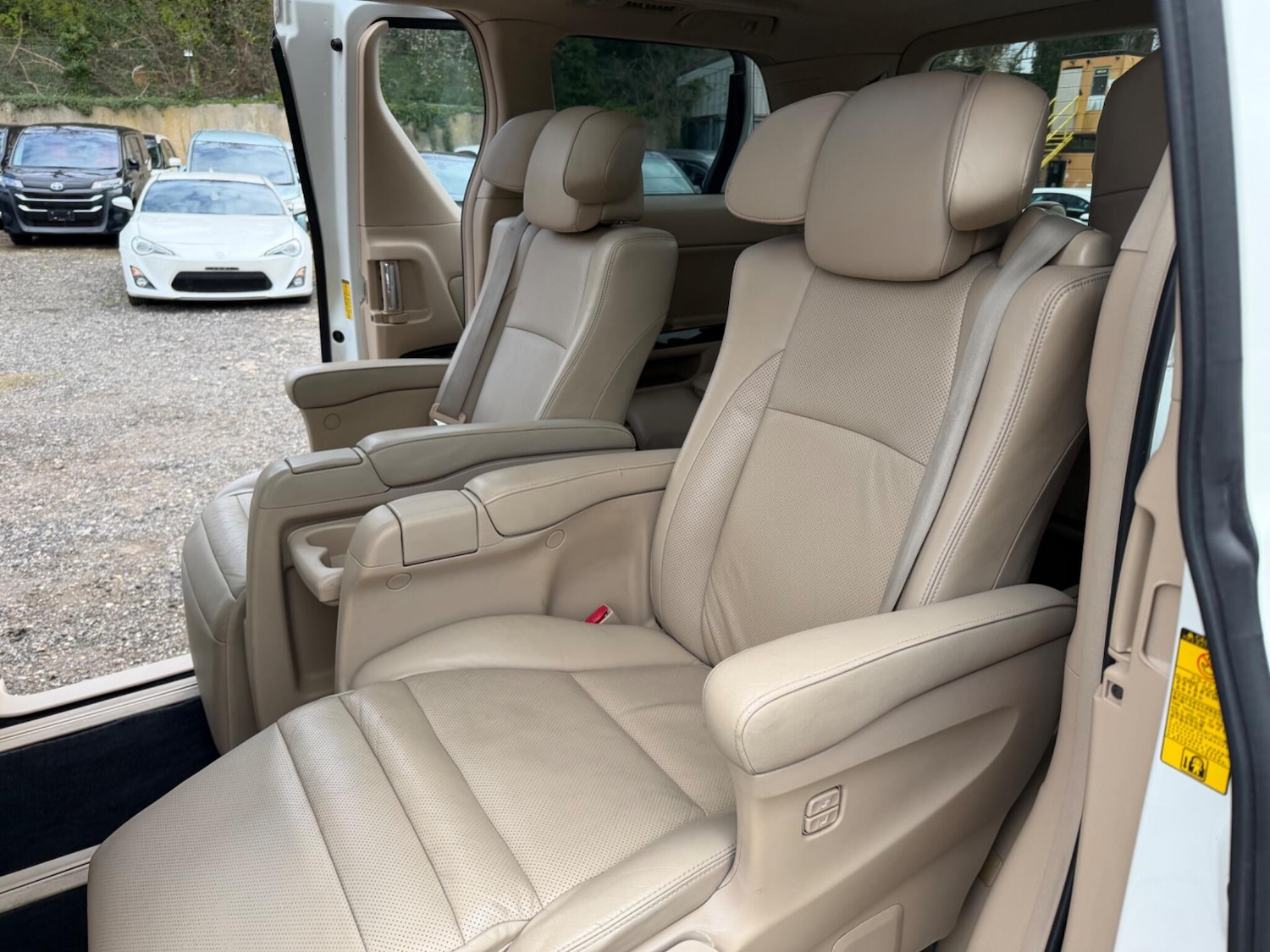 Used Toyota Alphard for sale - 78101499: Photo 32