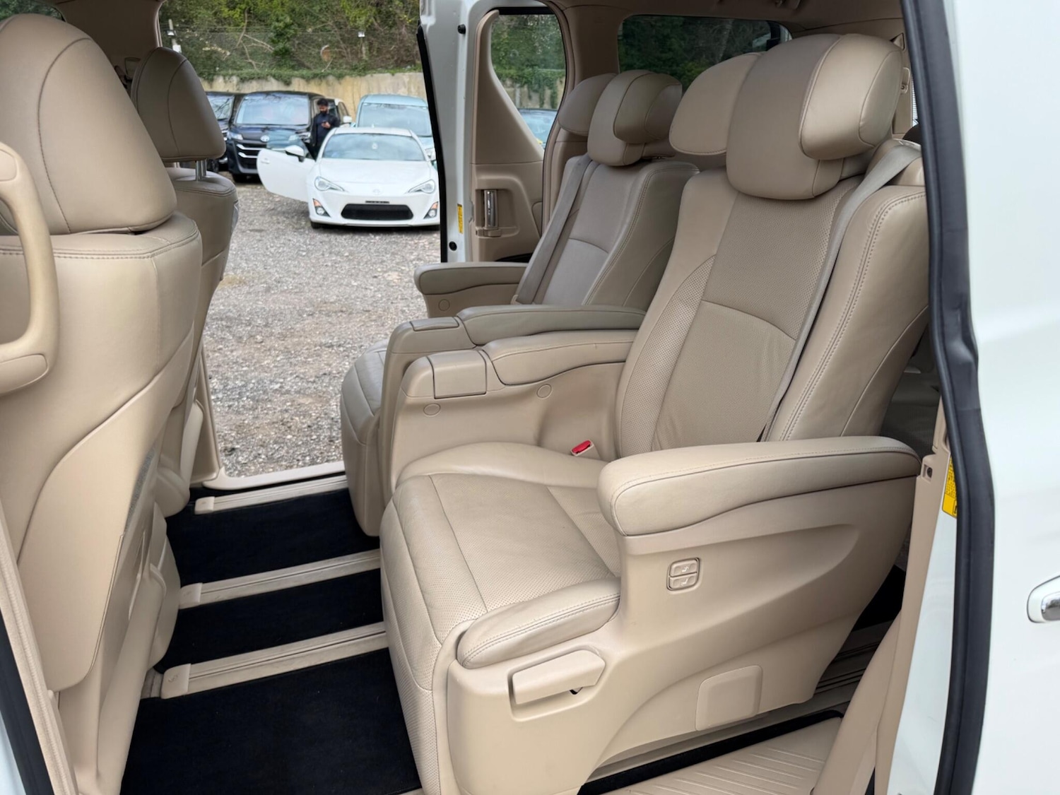 Used Toyota Alphard for sale - 78101499: Photo 50