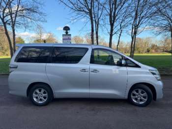 (60) - 2.4 PETROL AUTOMATIC 8 SEATER 5-Door