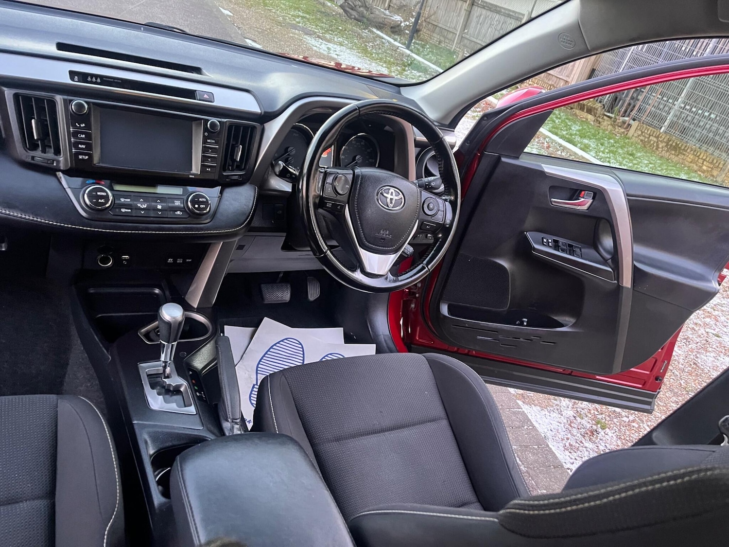 Used Toyota RAV4 2018 for sale - 77101826: Photo 10