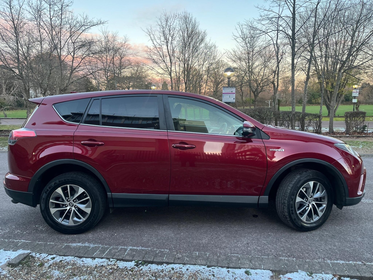 Used Toyota RAV4 2018 for sale - 77101826: Photo 2