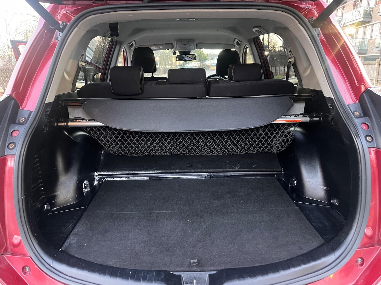 Used Toyota RAV4 2018 for sale - 77101826: Photo 24