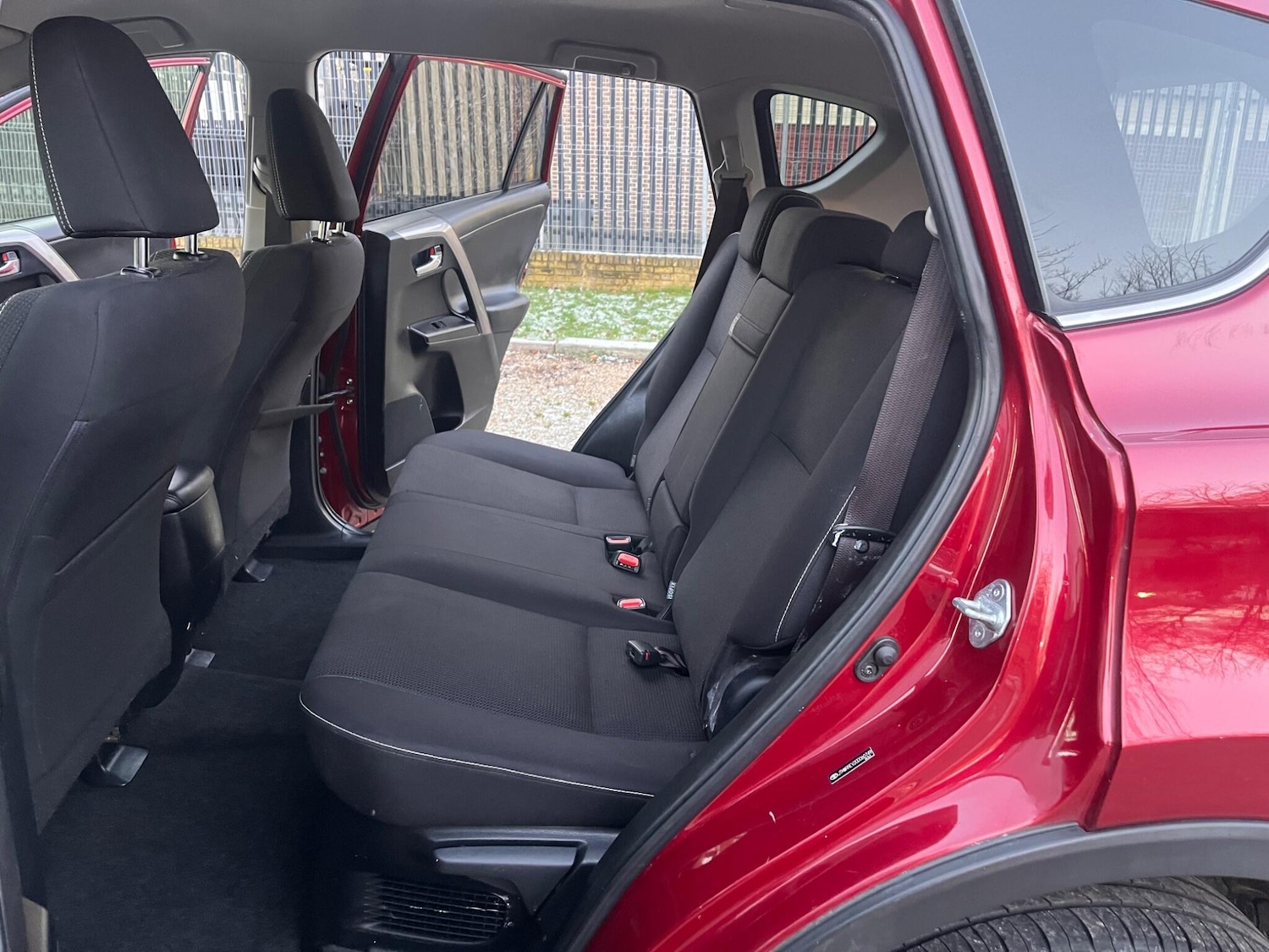 Used Toyota RAV4 2018 for sale - 77101826: Photo 8