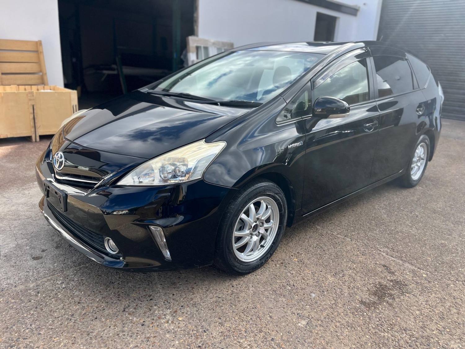 Used Toyota Prius+ for sale - 76441116: Photo 2