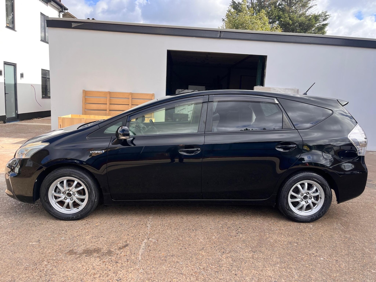Used Toyota Prius+ for sale - 76441116: Photo 4