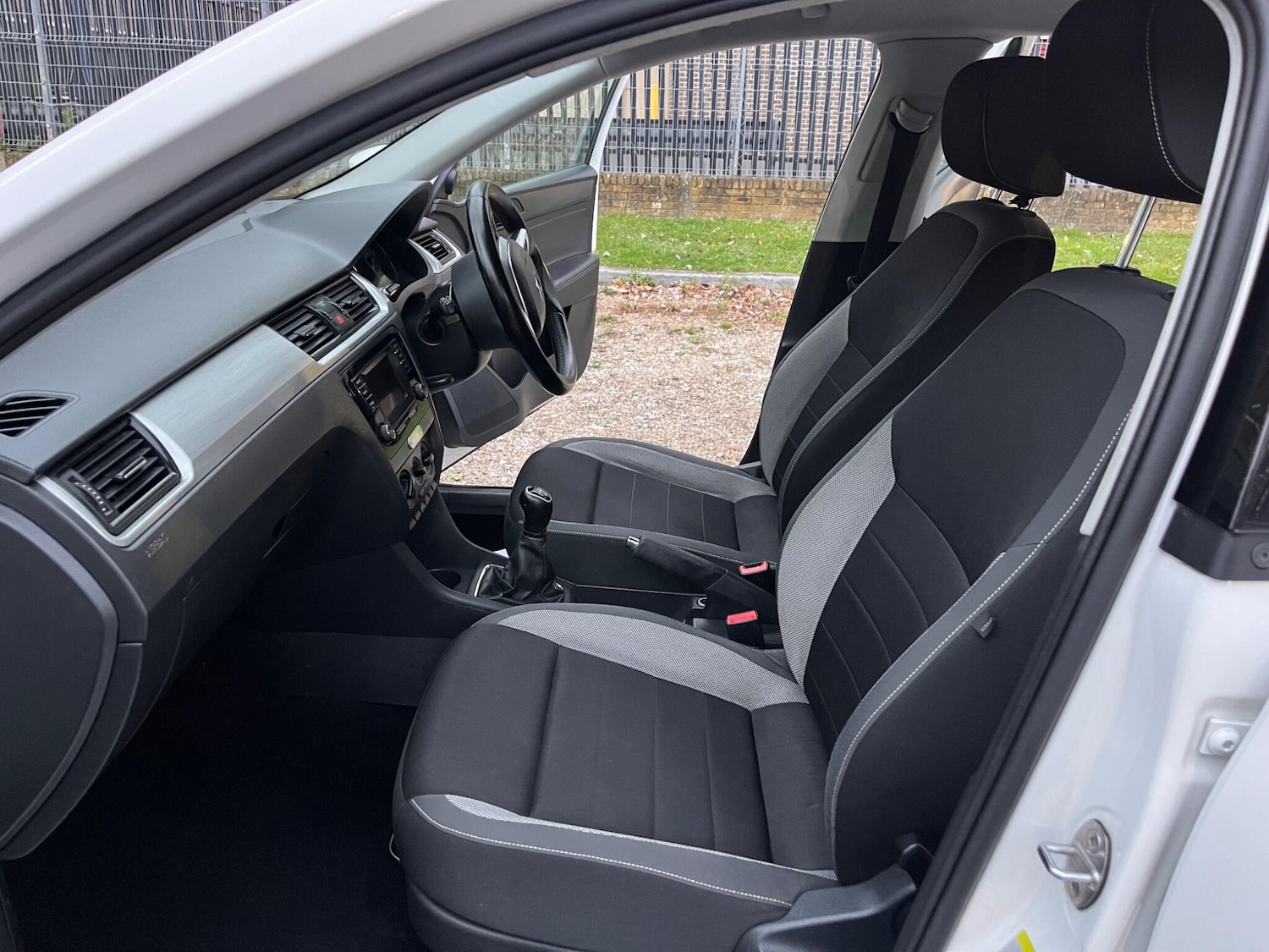 Used Skoda Rapid 2017 for sale - 77305482: Photo 15