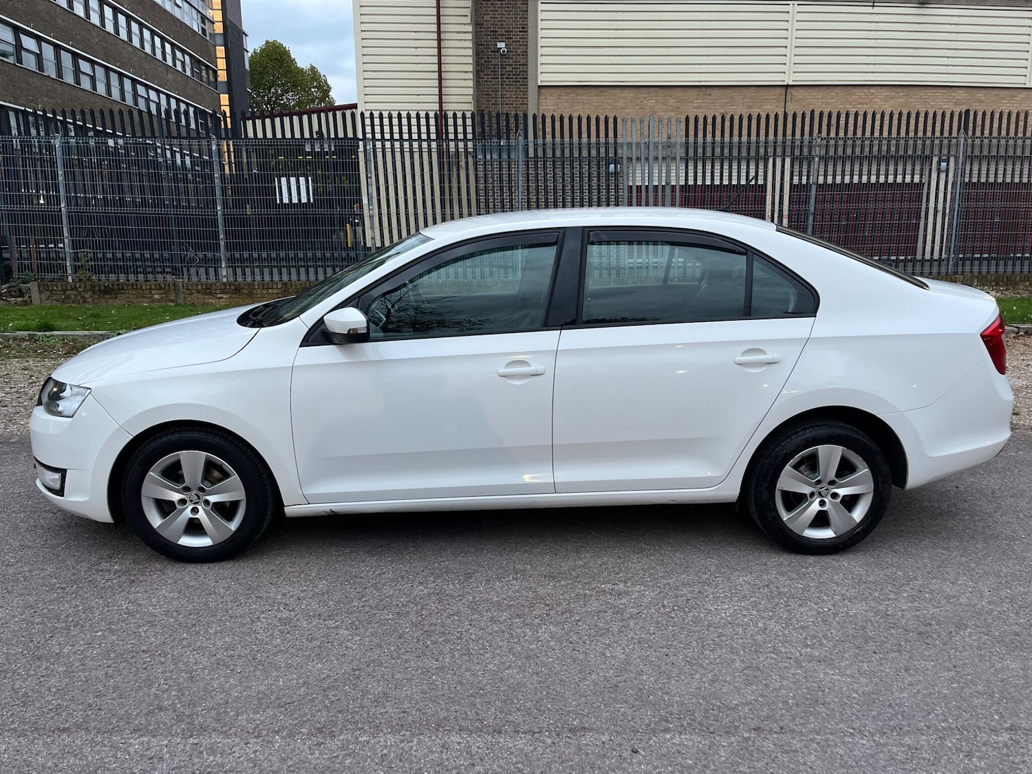 Used Skoda Rapid 2017 for sale - 77305482: Photo 25