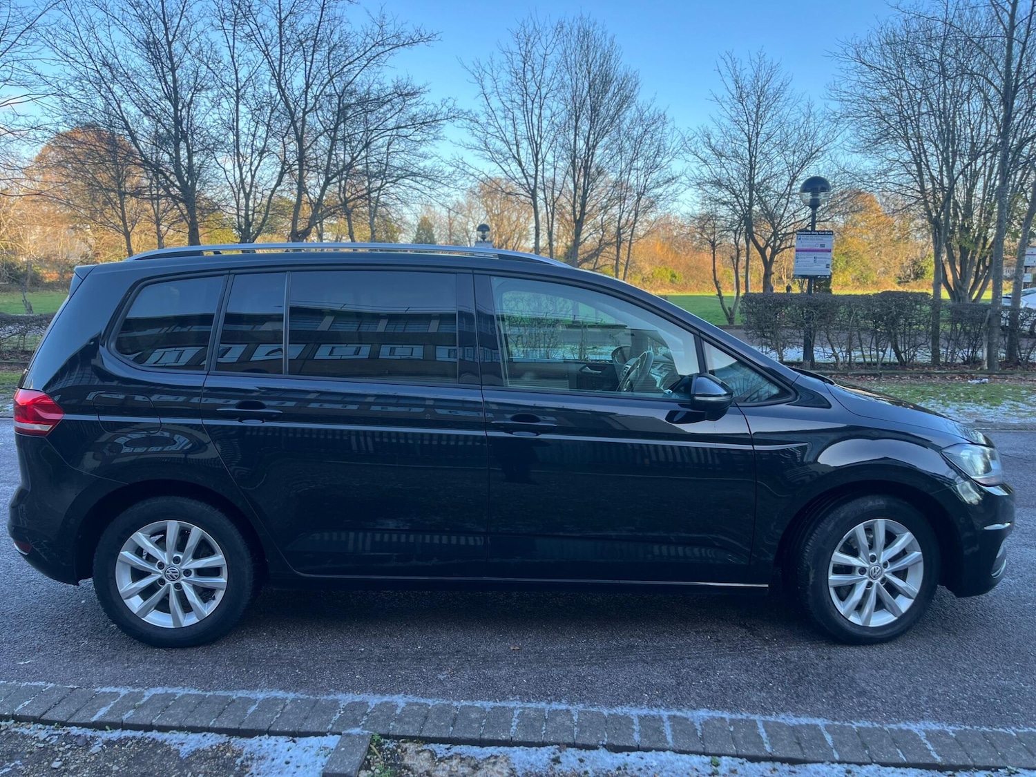 Used Volkswagen Touran 2016 for sale - 77090846: Photo 2