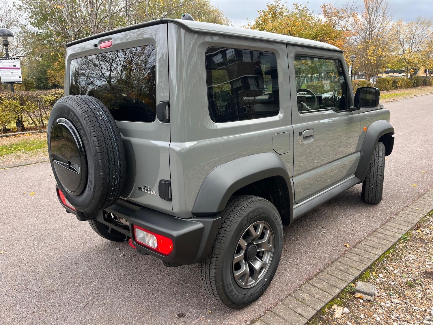 Used Suzuki Jimny for sale - 76667378: Photo 4