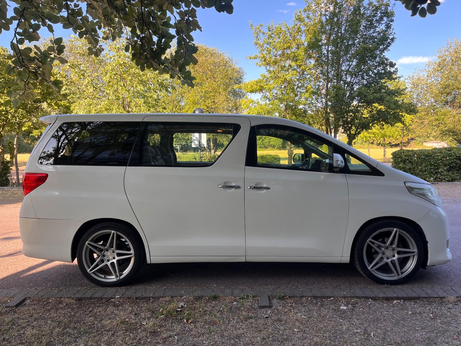 Used Toyota Alphard 2023 for sale - 76965370: Photo 11