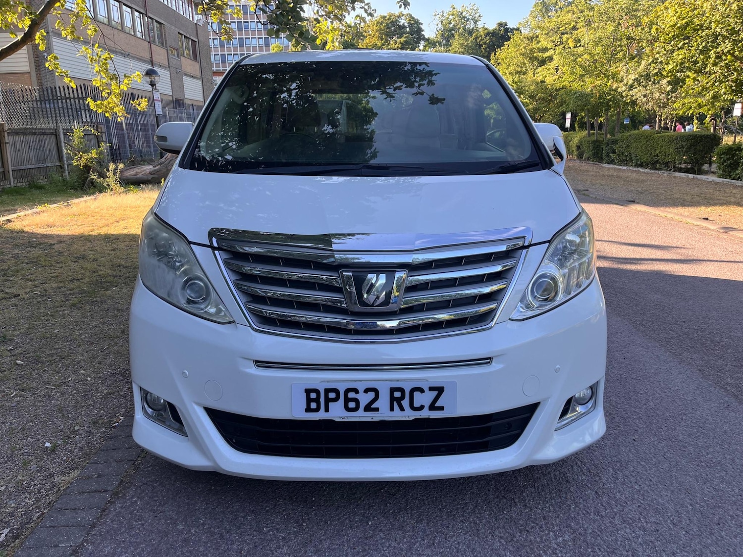 Used Toyota Alphard 2023 for sale - 76965370: Photo 15