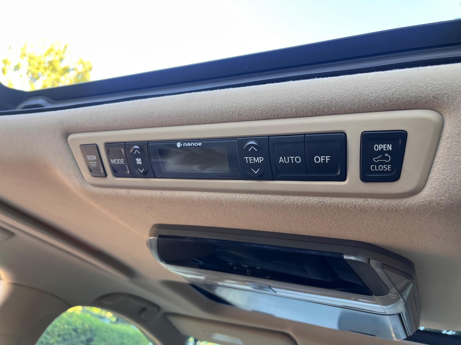 Used Toyota Alphard 2023 for sale - 76965370: Photo 28