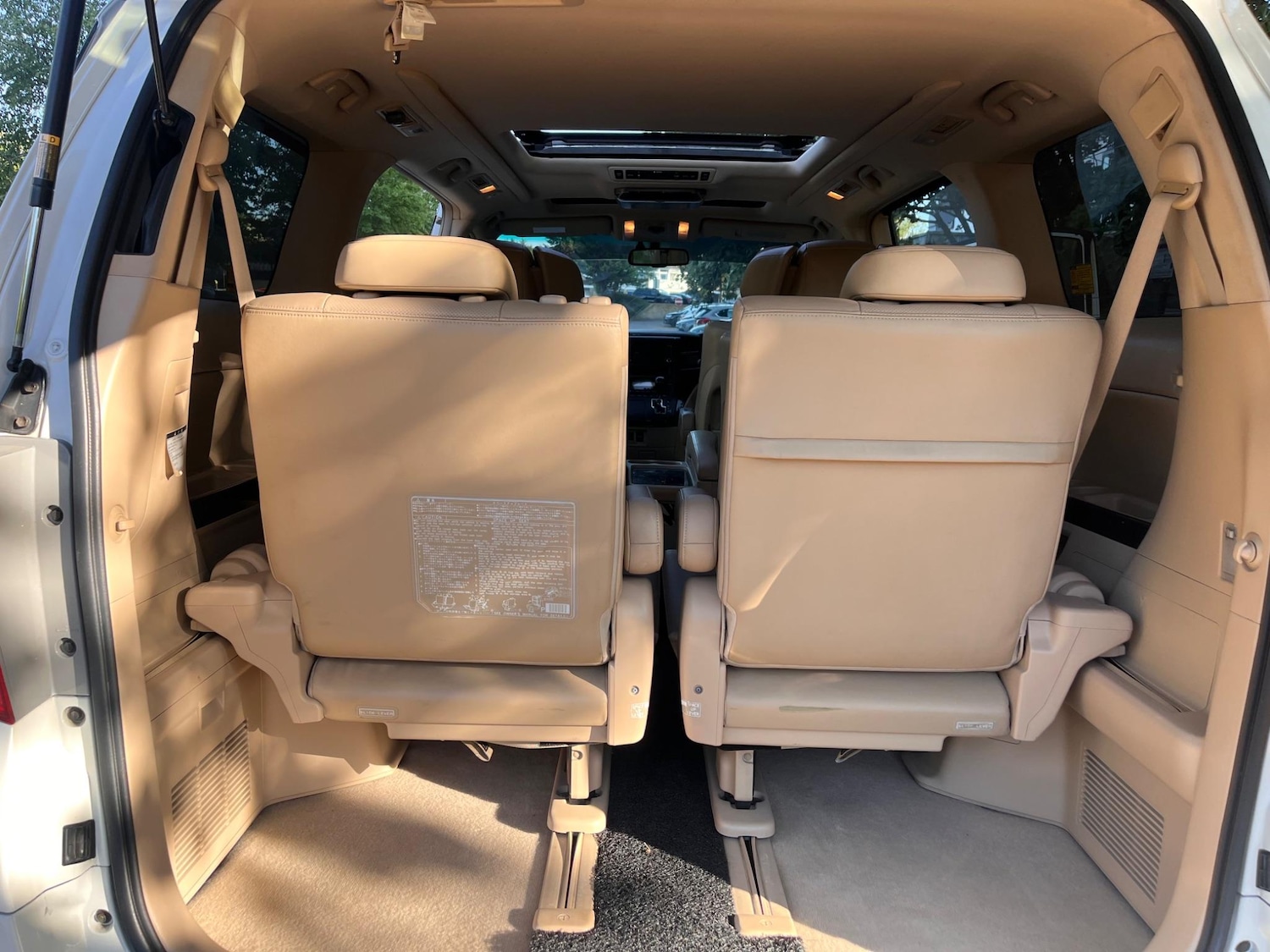 Used Toyota Alphard 2023 for sale - 76965370: Photo 30