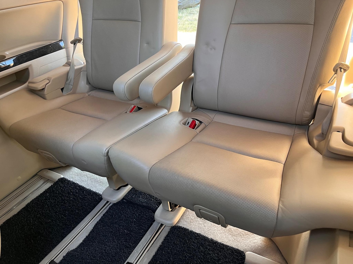 Used Toyota Alphard 2023 for sale - 76965370: Photo 31