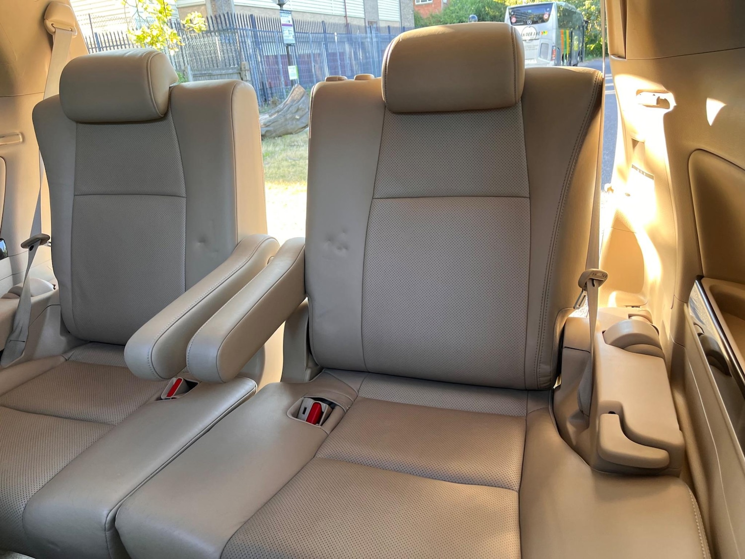 Used Toyota Alphard 2023 for sale - 76965370: Photo 32