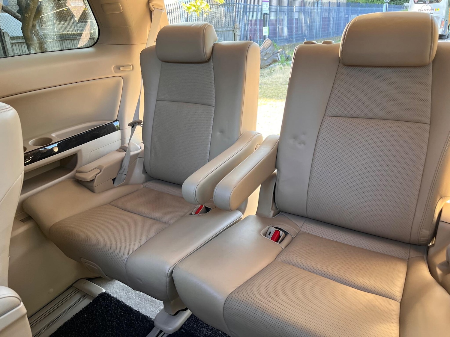 Used Toyota Alphard 2023 for sale - 76965370: Photo 33