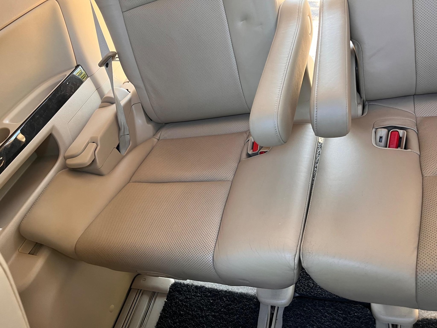 Used Toyota Alphard 2023 for sale - 76965370: Photo 35