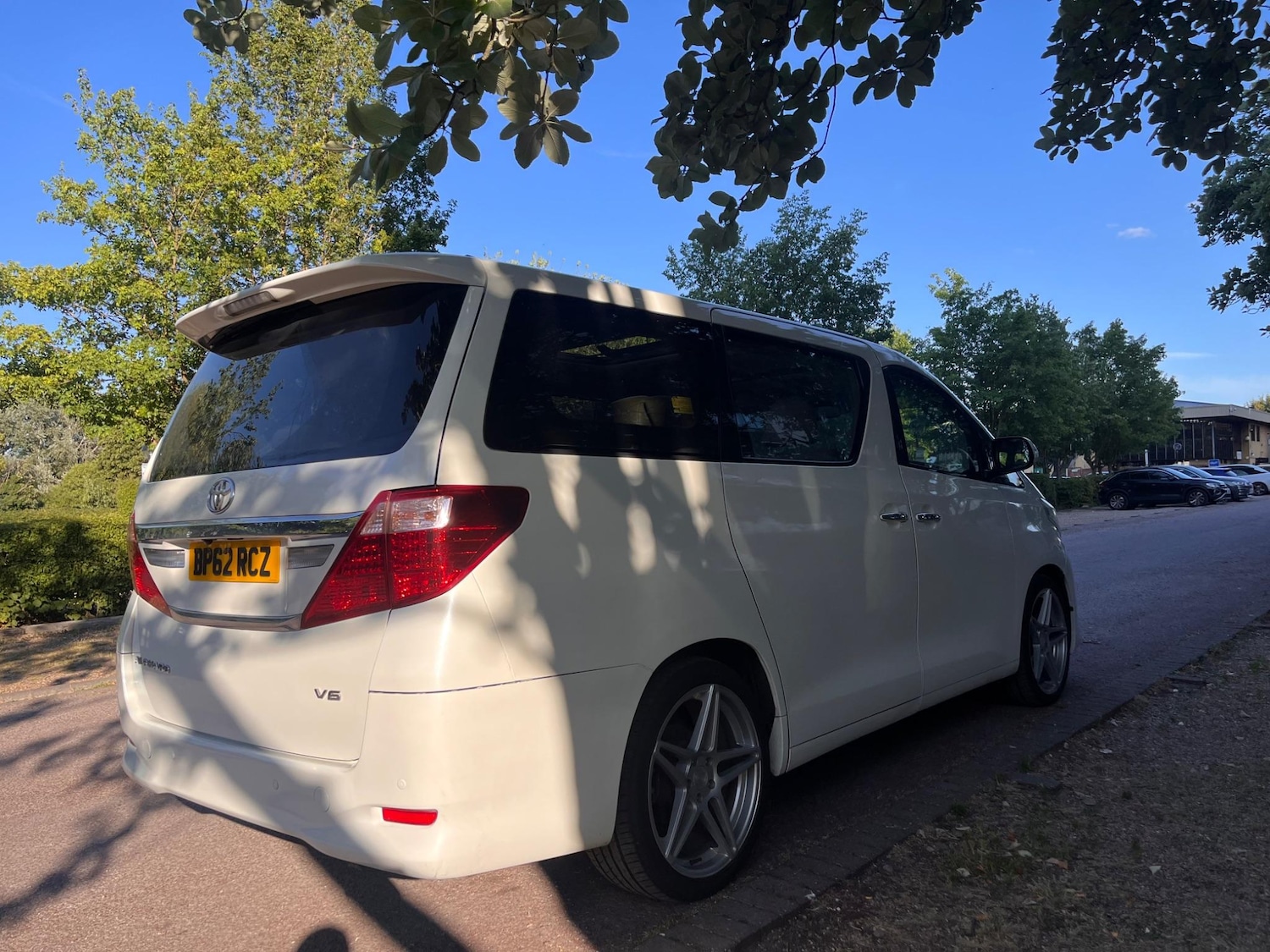 Used Toyota Alphard 2023 for sale - 76965370: Photo 42