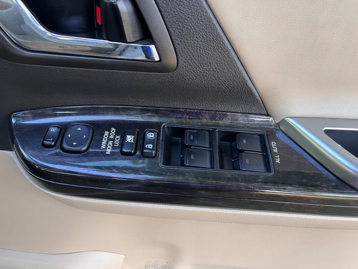 Used Toyota Alphard 2023 for sale - 76965370: Photo 47