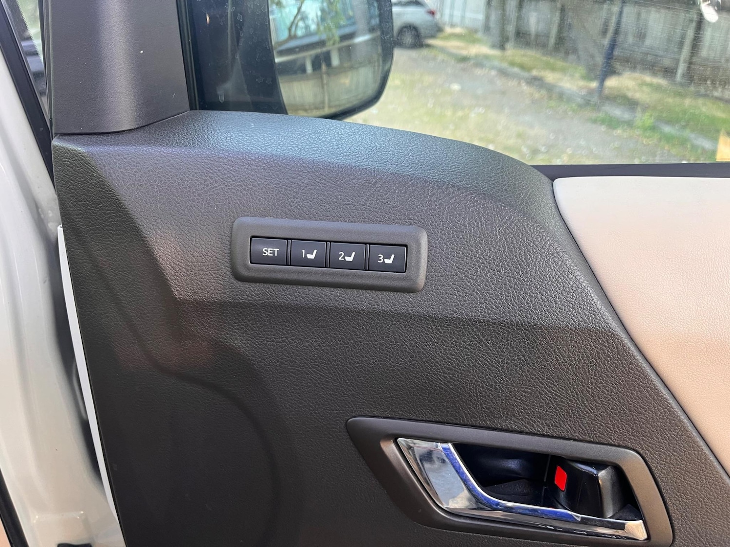 Used Toyota Alphard 2023 for sale - 76965370: Photo 48