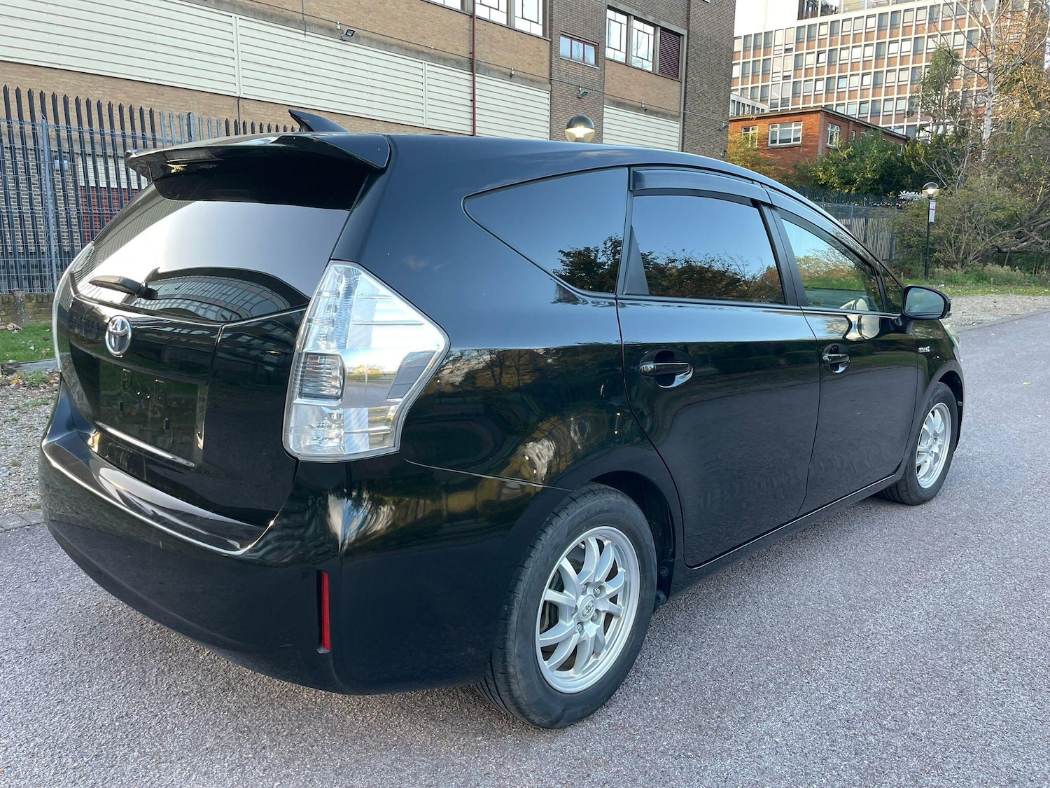 Used Toyota Prius+ for sale - 76456801: Photo 18