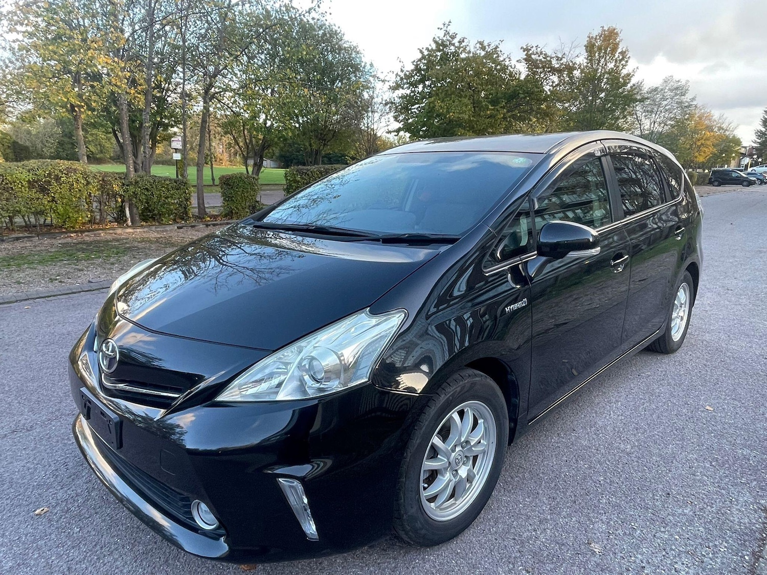 Used Toyota Prius+ for sale - 76456801: Photo 3