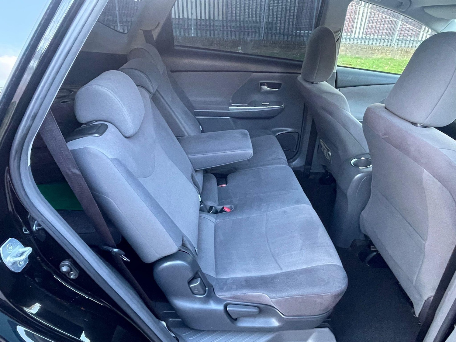 Used Toyota Prius+ for sale - 76456801: Photo 4