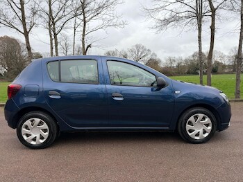 Used Dacia Sandero 2017 for sale - 77696271: Photo