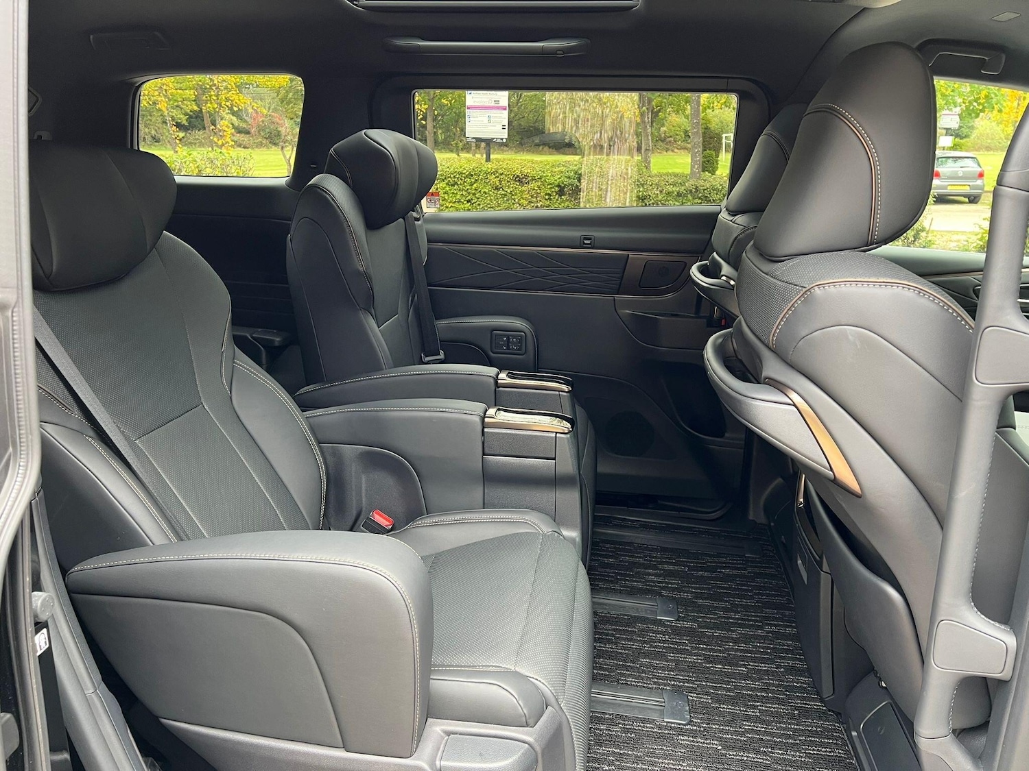 Used Toyota Alphard for sale - 76457485: Photo 10