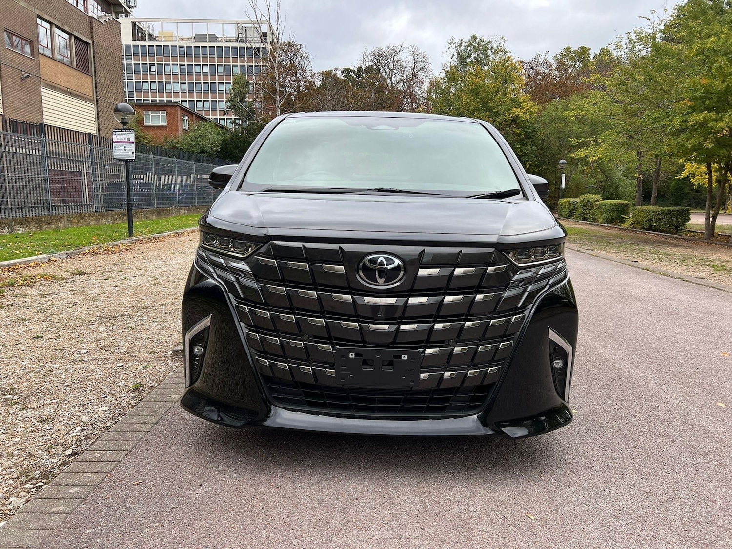 Used Toyota Alphard for sale - 76457485: Photo 12