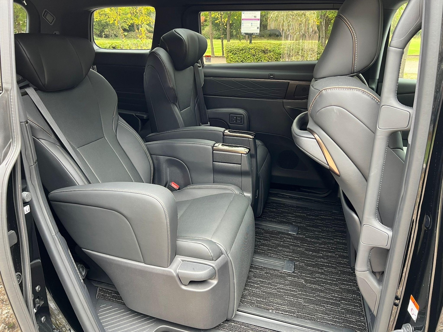 Used Toyota Alphard for sale - 76457485: Photo 14