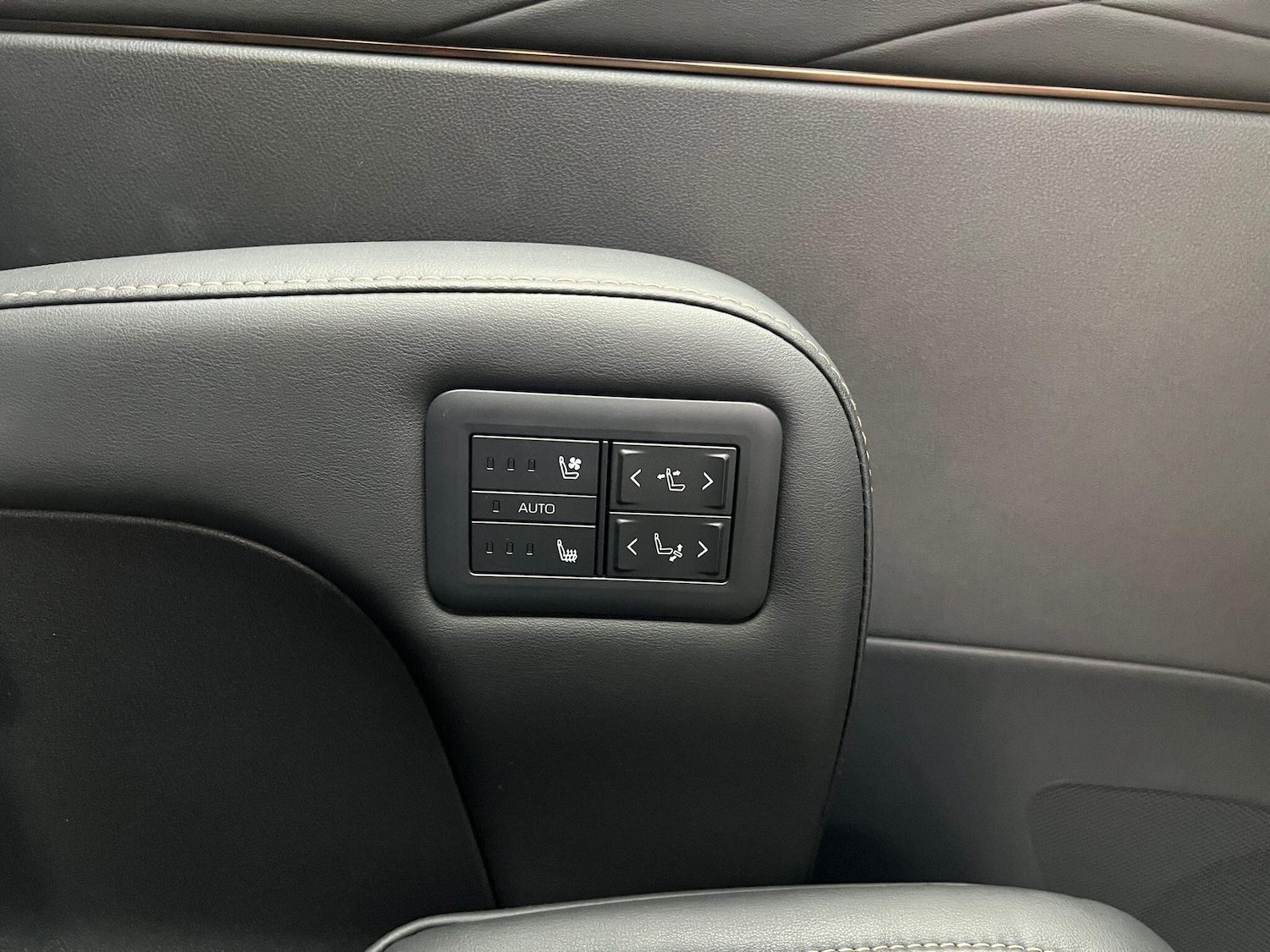 Used Toyota Alphard for sale - 76457485: Photo 20