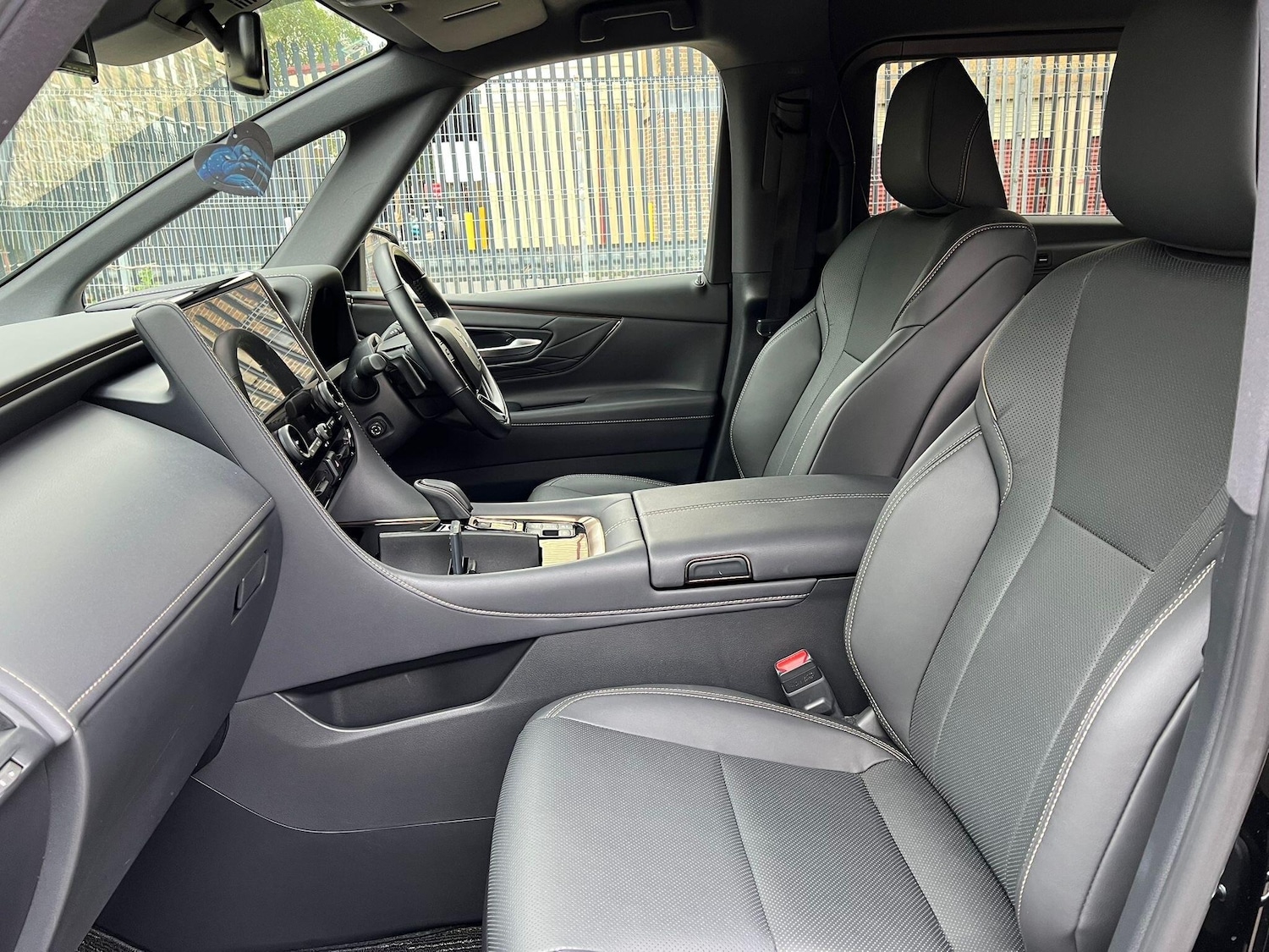 Used Toyota Alphard for sale - 76457485: Photo 22