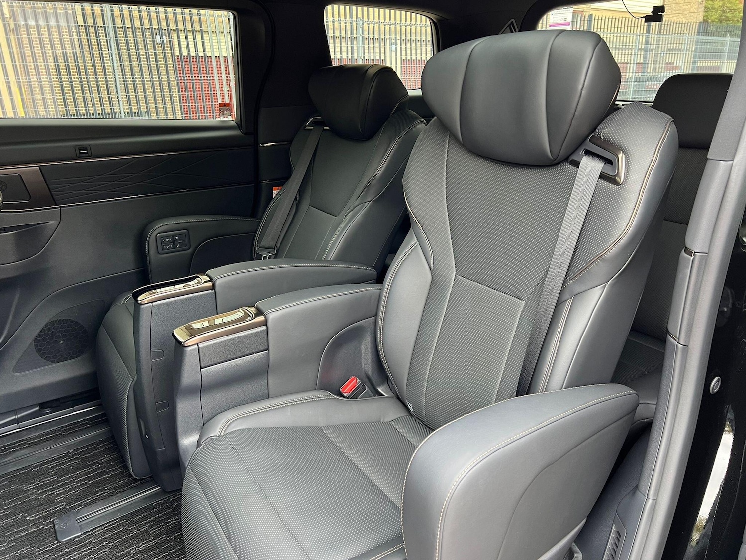 Used Toyota Alphard for sale - 76457485: Photo 26