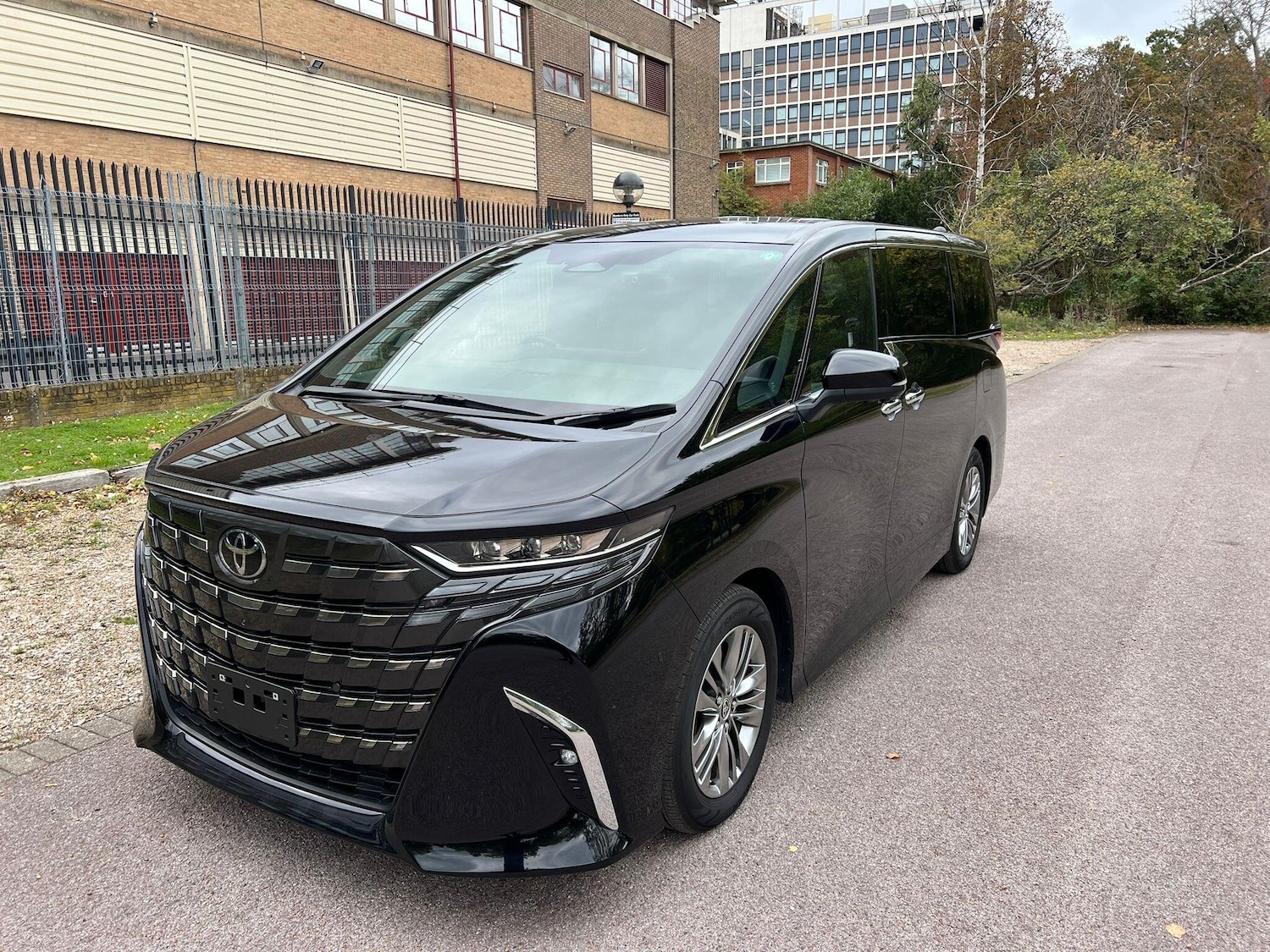 Used Toyota Alphard for sale - 76457485: Photo 28