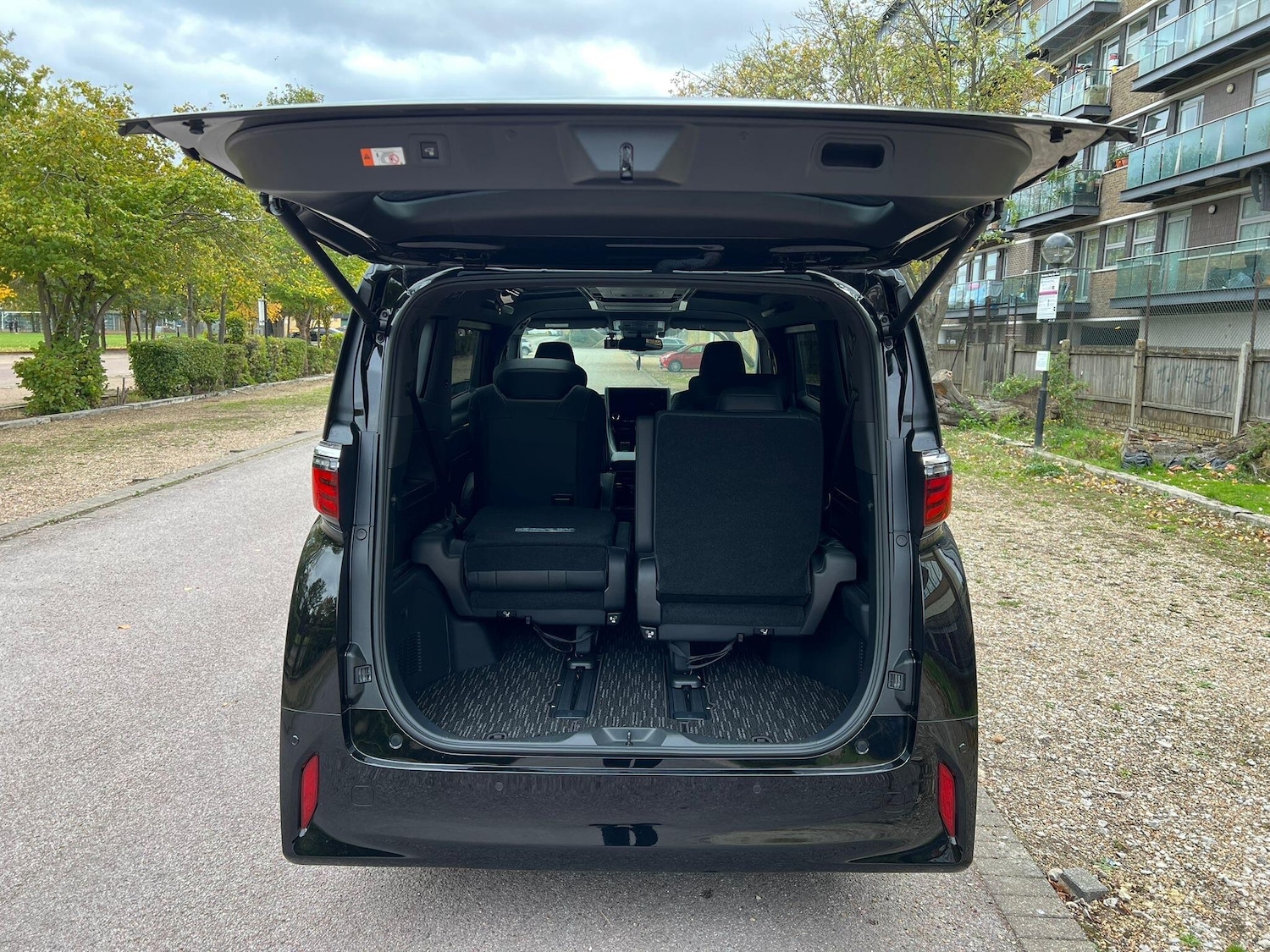 Used Toyota Alphard for sale - 76457485: Photo 31