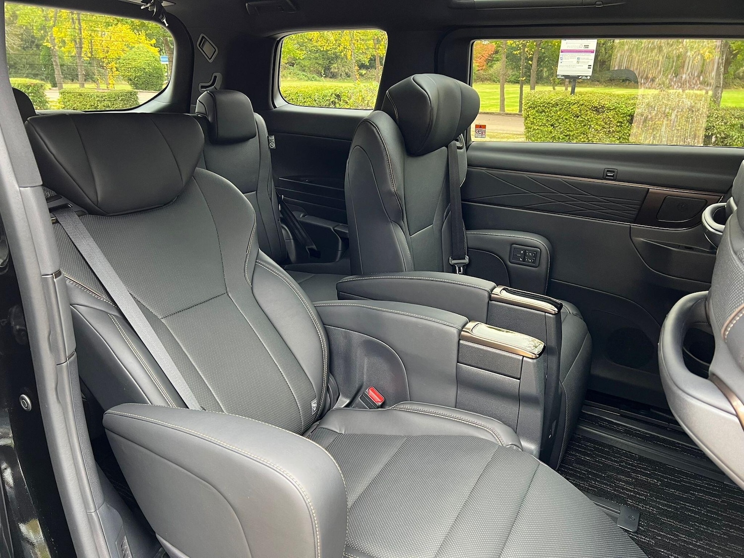 Used Toyota Alphard for sale - 76457485: Photo 38