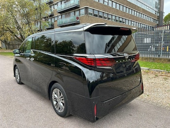 Used Toyota Alphard 2024 for sale - 76457485: Photo