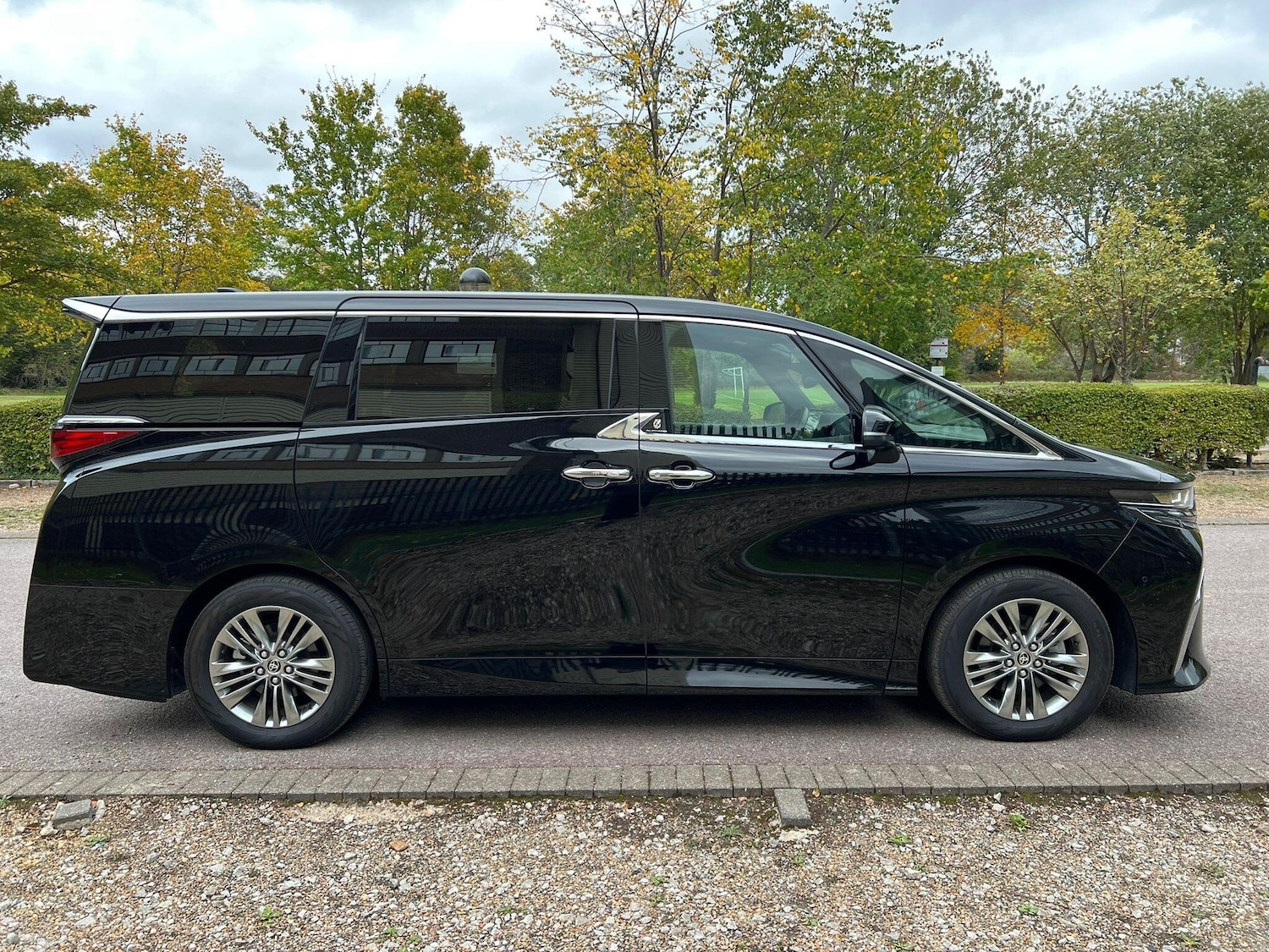 Used Toyota Alphard for sale - 76457485: Photo 40