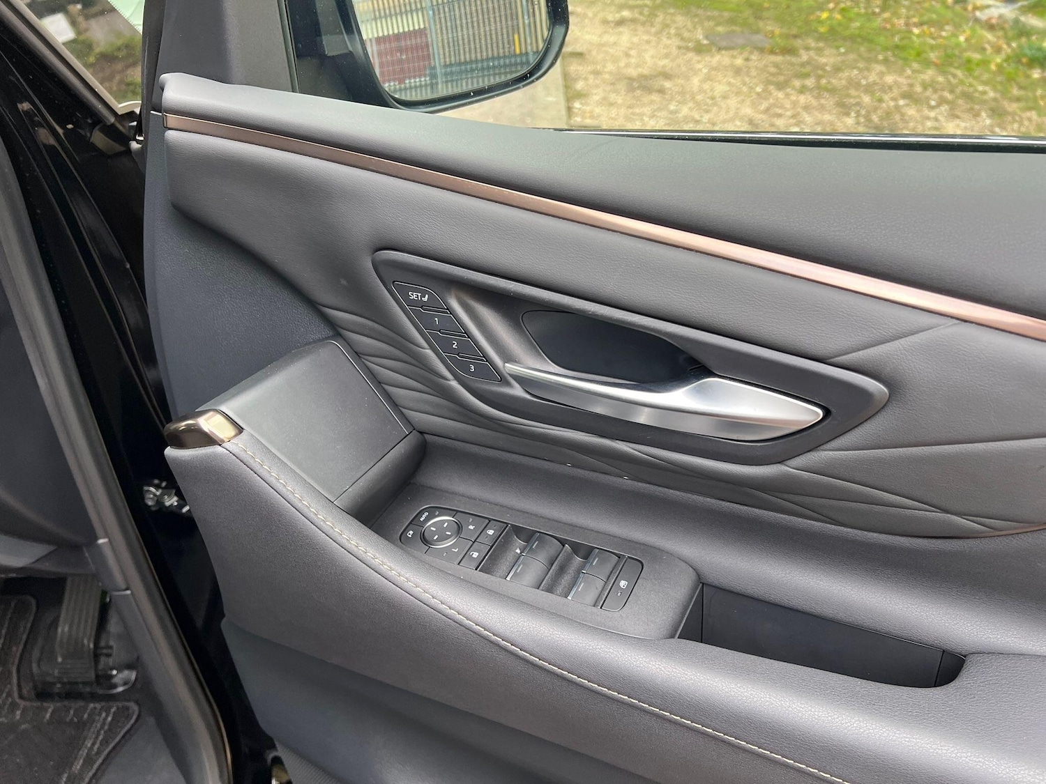 Used Toyota Alphard for sale - 76457485: Photo 45