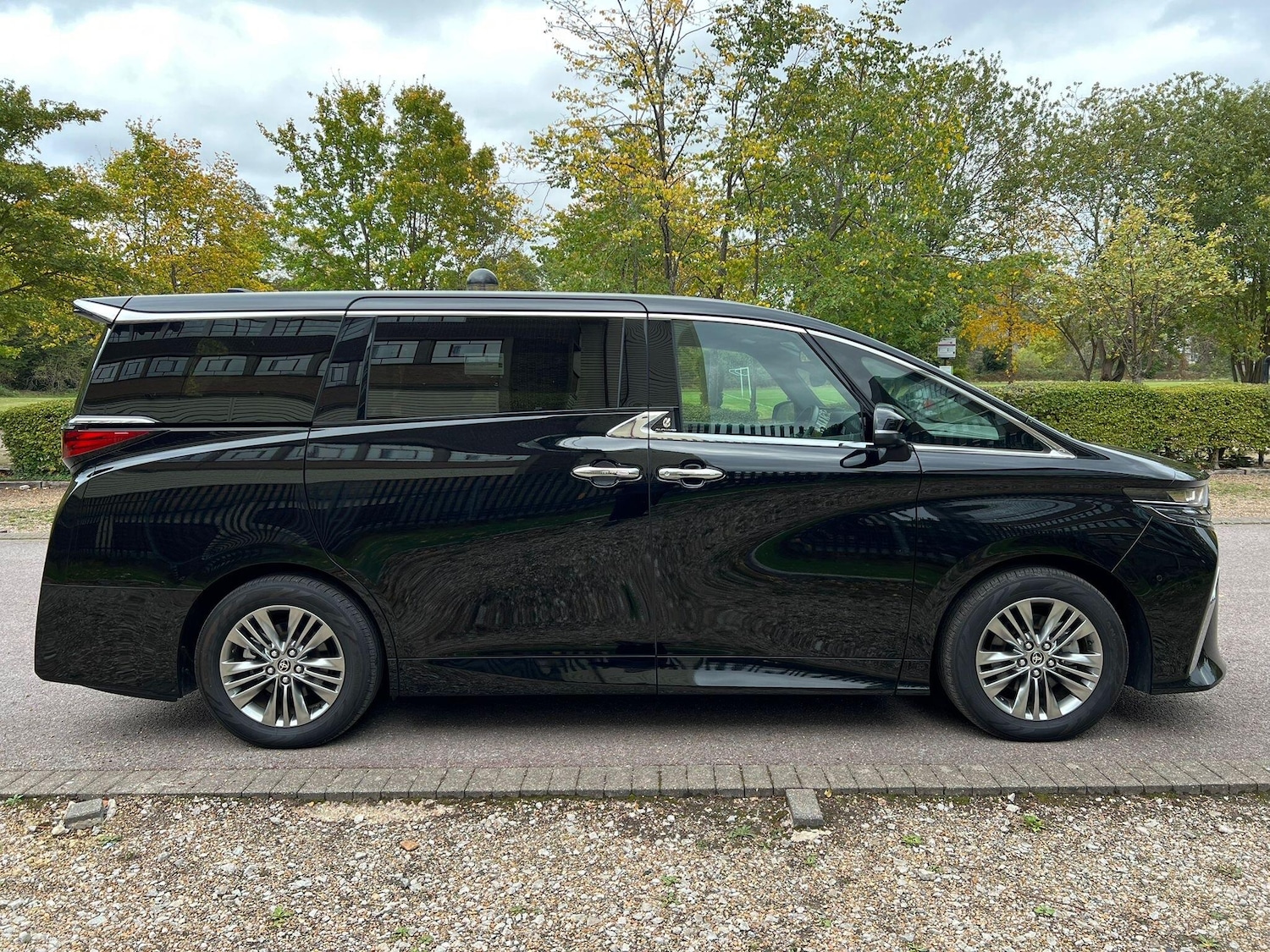 Used Toyota Alphard for sale - 76457485: Photo 52