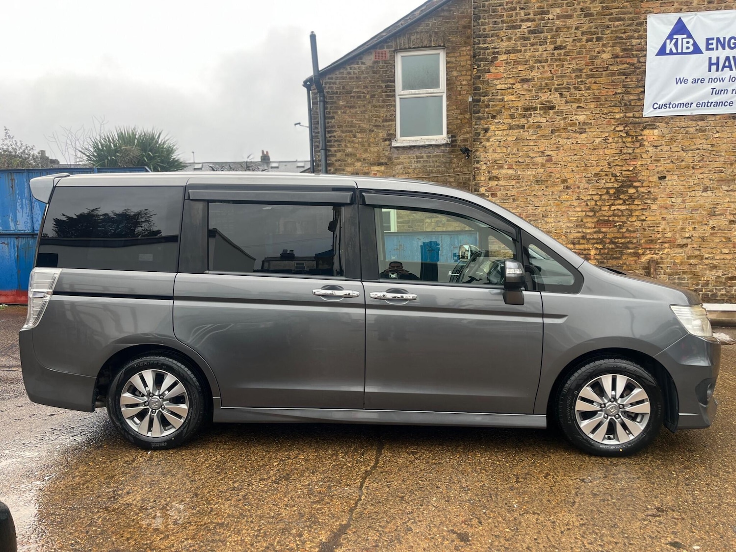 Used Honda Stepwagon for sale - 77278819: Photo 14