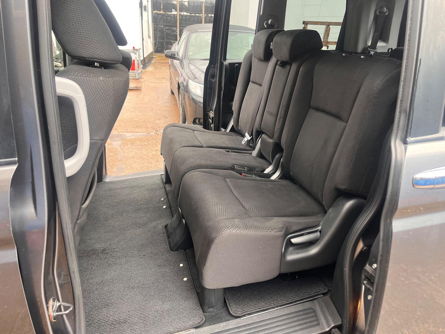 Used Honda Stepwagon for sale - 77278819: Photo 24