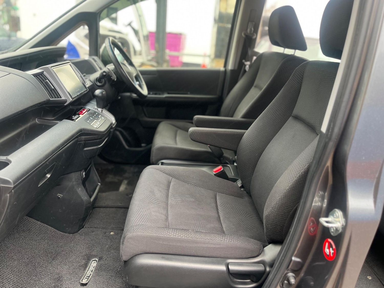 Used Honda Stepwagon for sale - 77278819: Photo 35